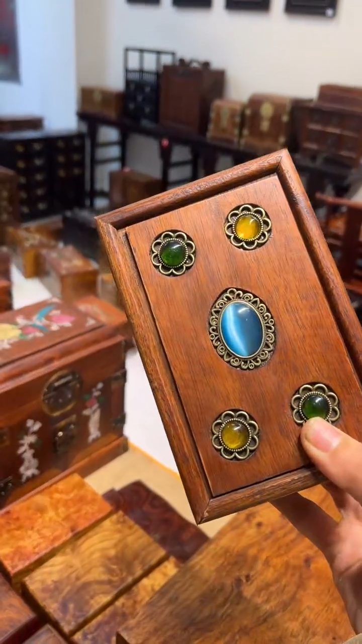 【闪购商品】木玉石镶嵌抽拉盒