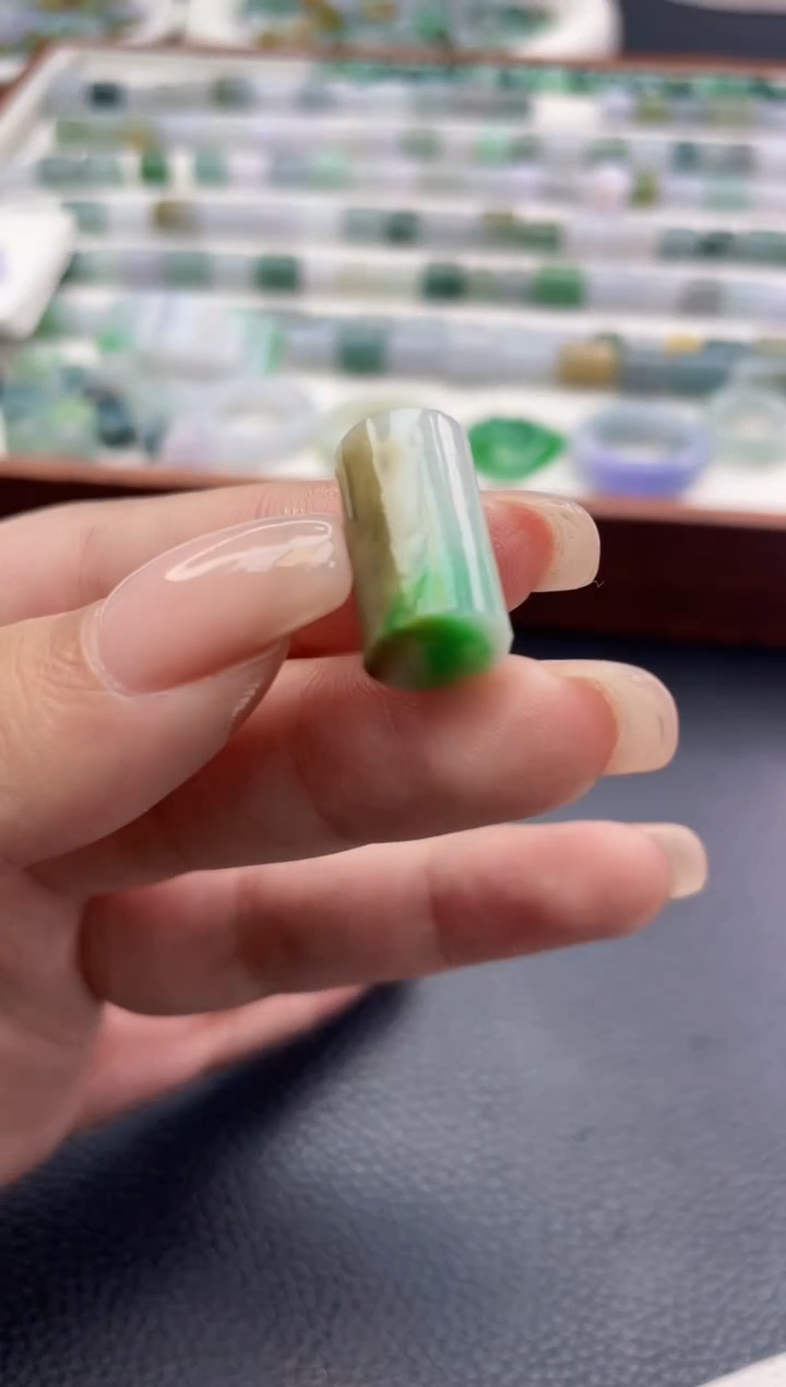【闪购商品】定制翡翠未镶嵌22081111