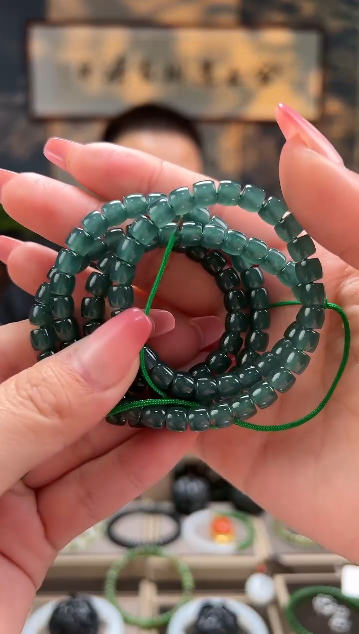 【闪购商品】翡翠颈饰未镶嵌蓝水直切卡6mm