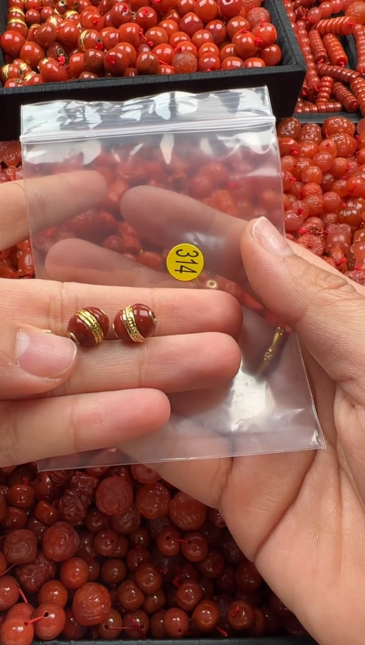【闪购商品】南红玛瑙颈饰未镶嵌1