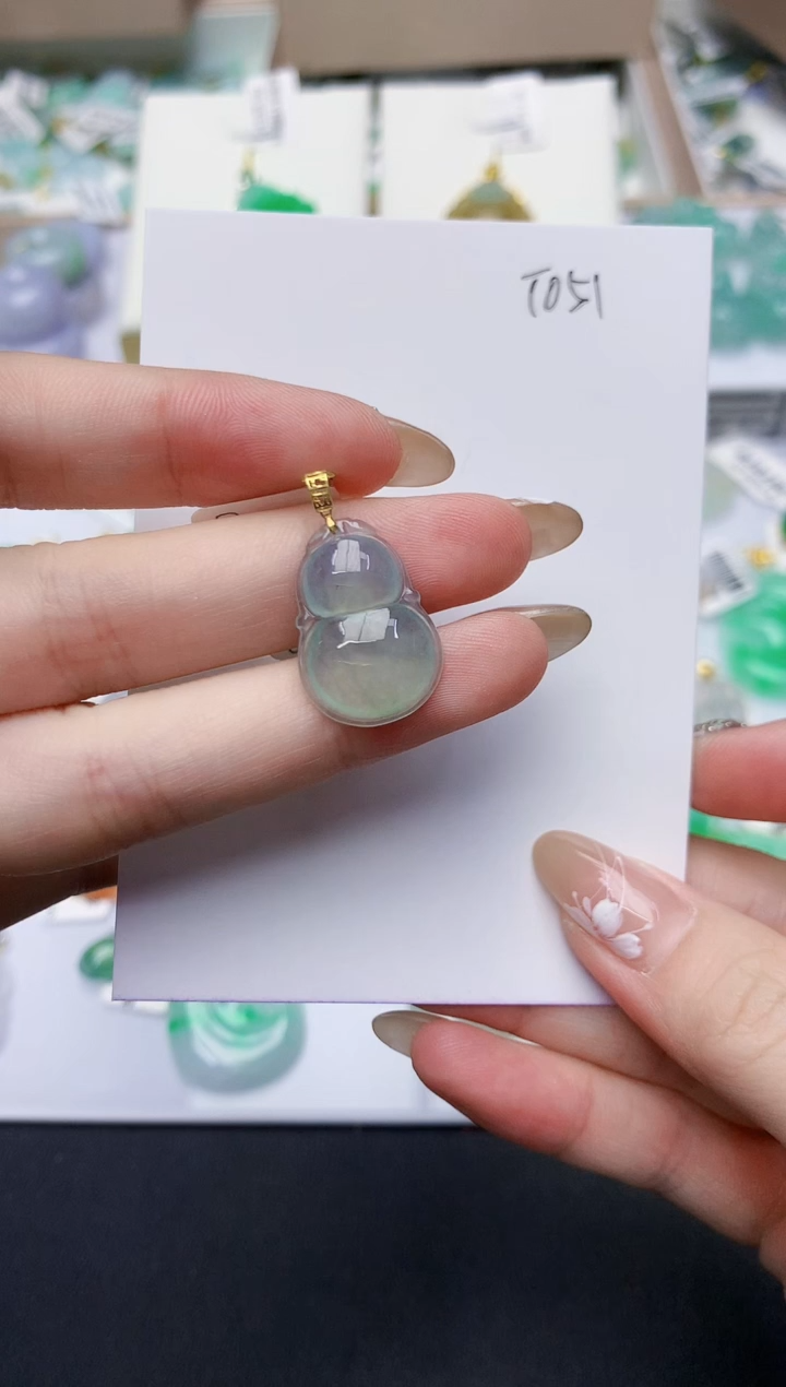 翡翠18K金镶嵌颈饰天然缅甸翡翠A货