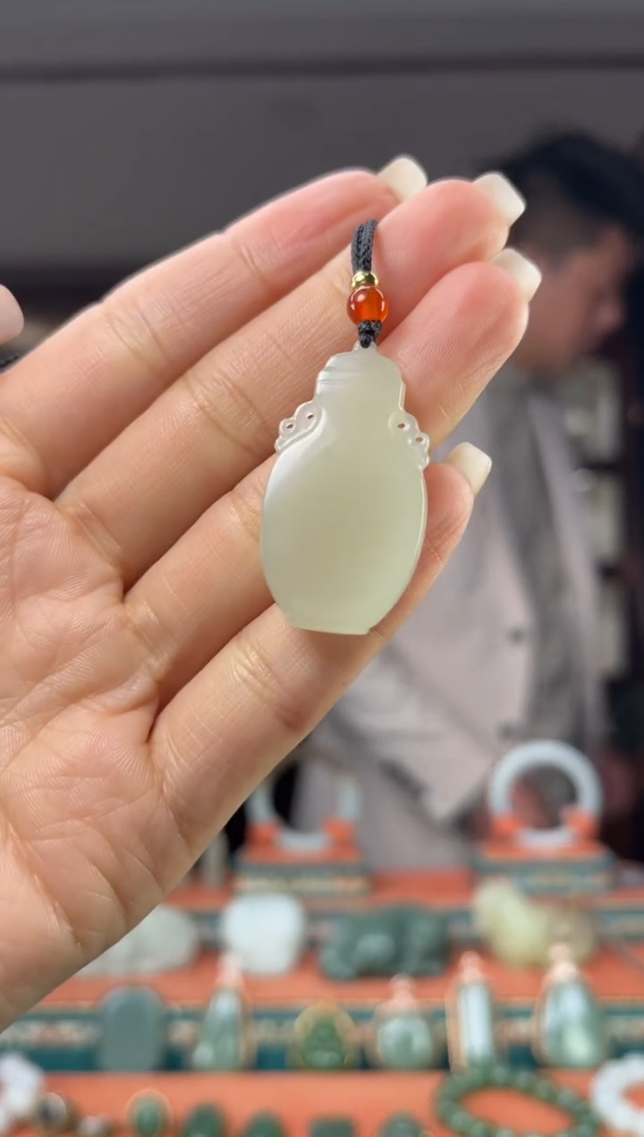 颈饰未镶嵌和田玉1