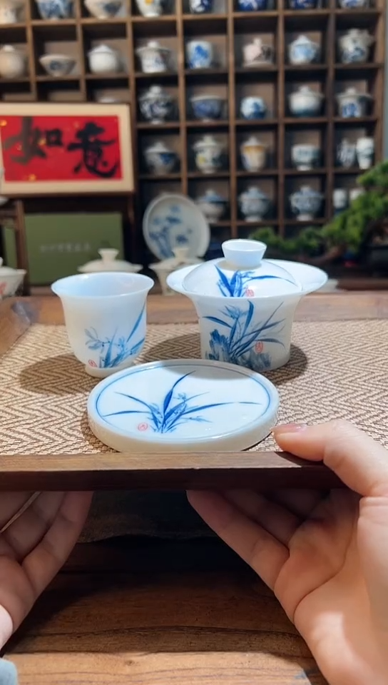 【闪购商品】手绘兰花马蹄盖碗+送主人杯+送盖置