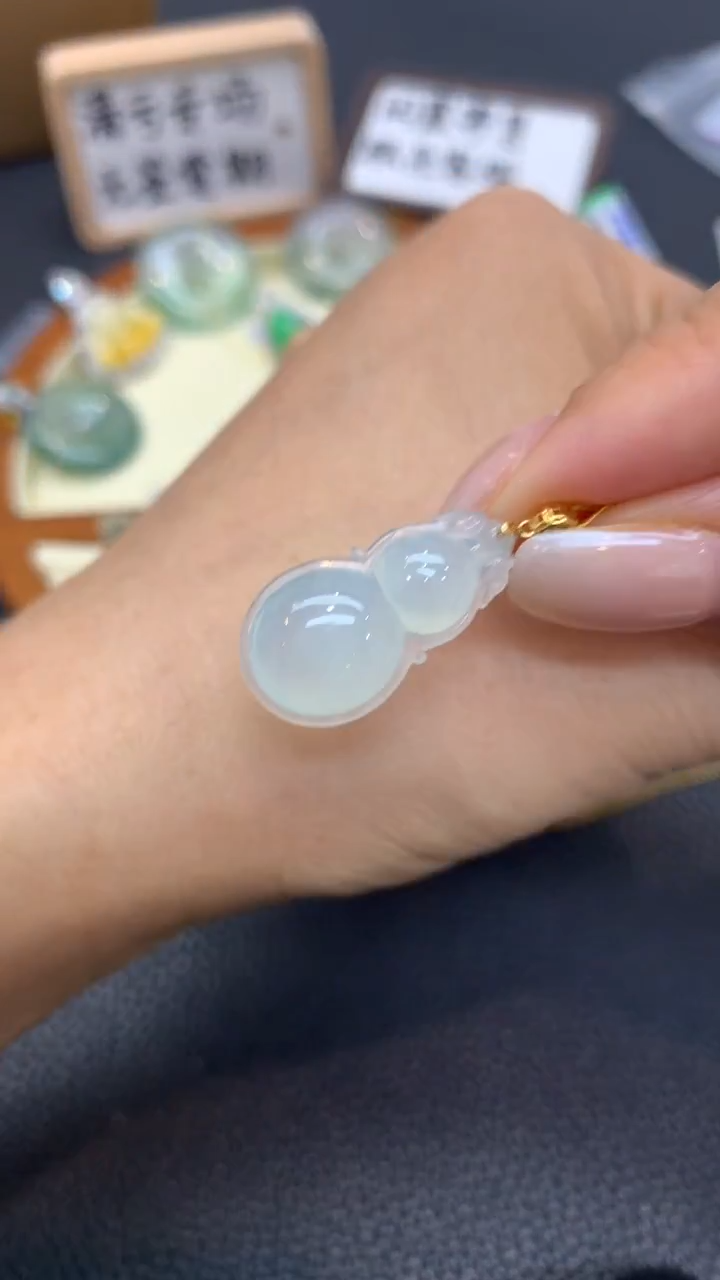 18K金镶嵌定制翡翠C703