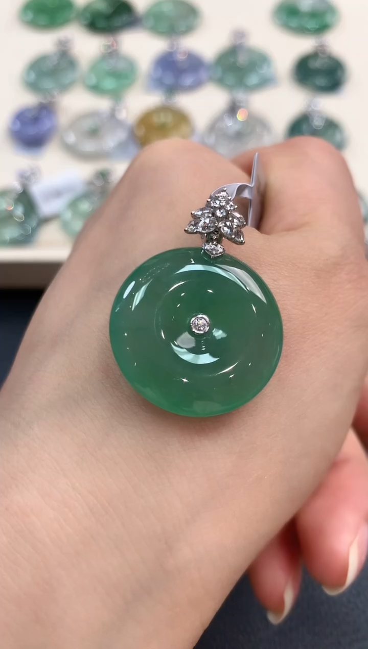 【闪购商品】翡翠吊坠(不含链)18K金镶嵌b92不退换多样性一件发货