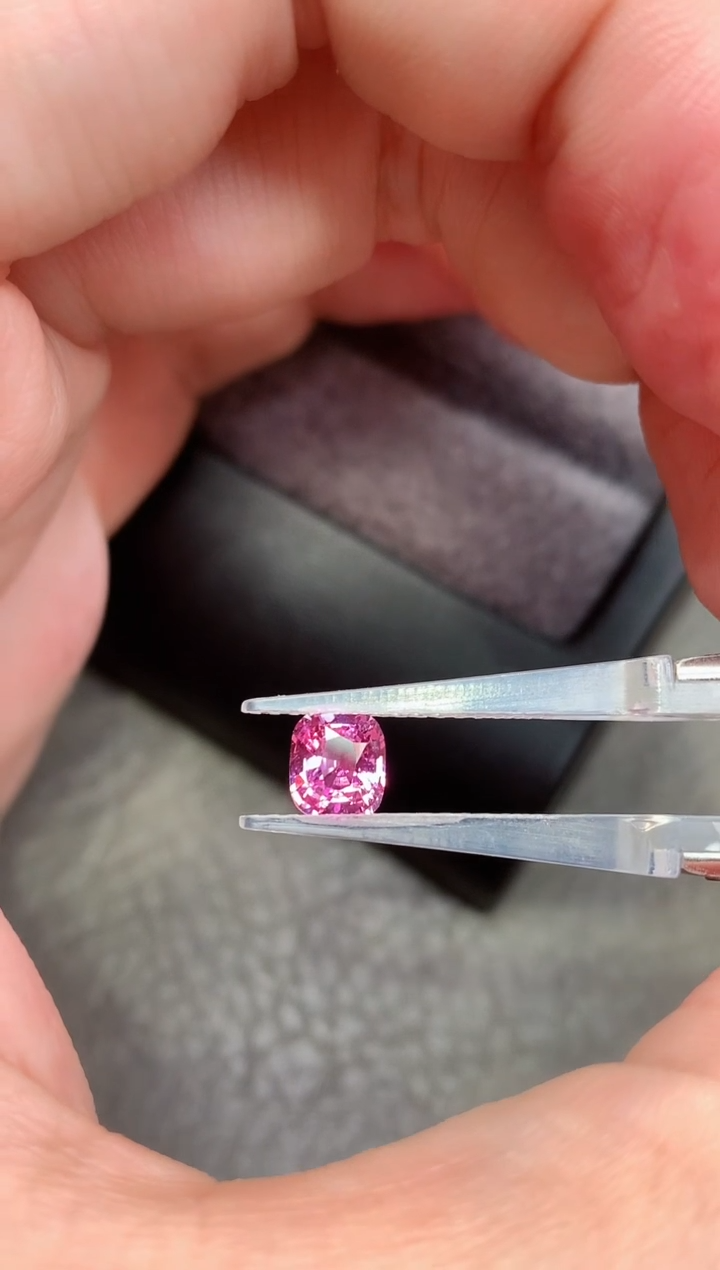 【闪购商品】彩色蓝宝石裸石未镶嵌1.09ct无烧帕帕拉恰JFX