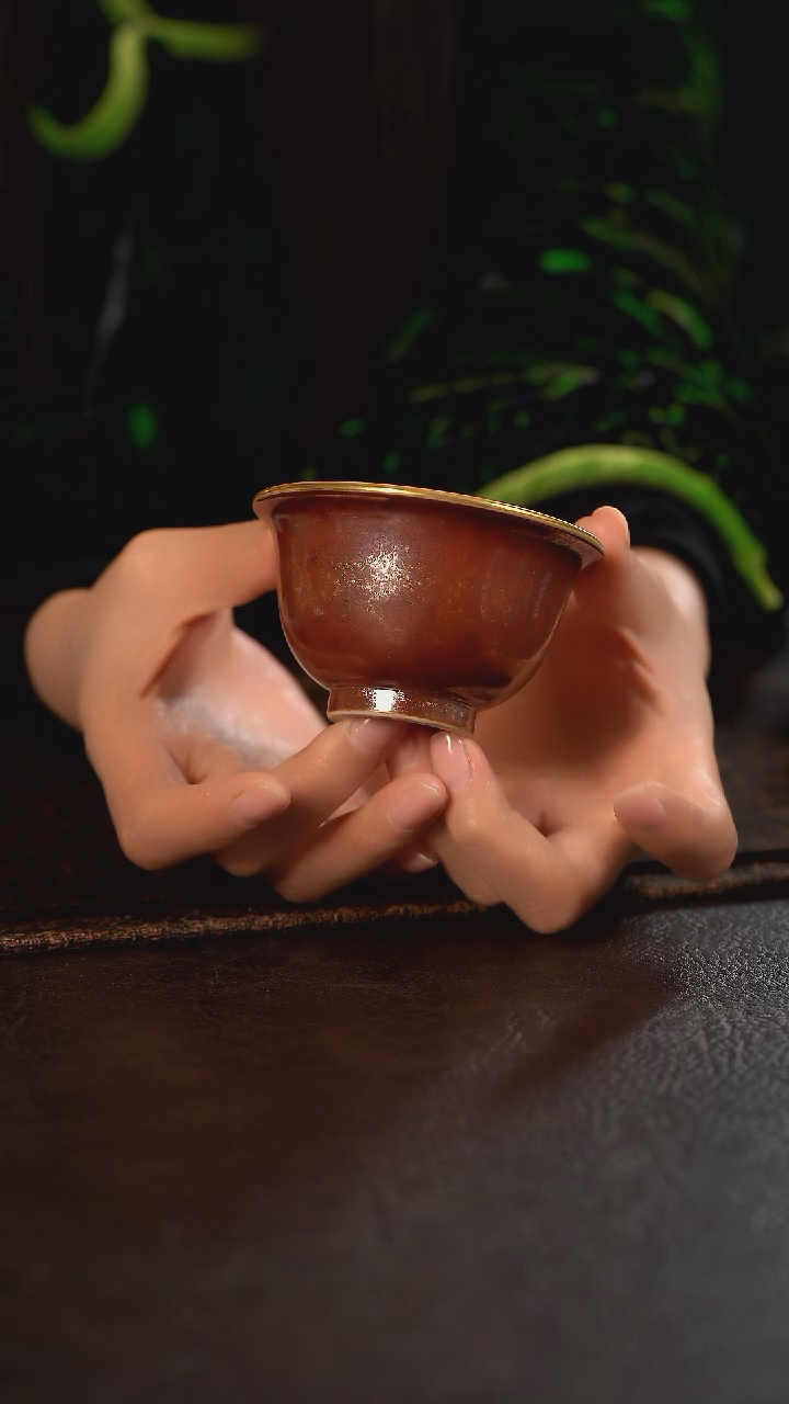 【闪购商品】杯聚澜堂红金花釉描金大压手杯