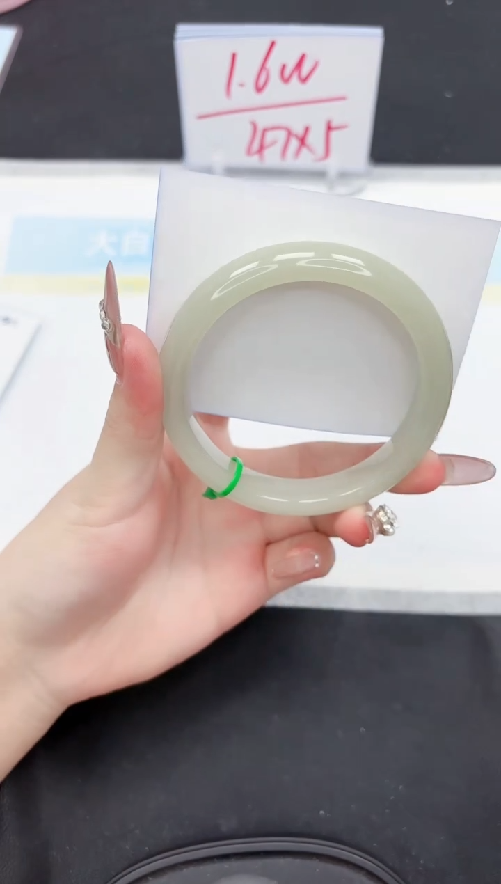 【闪购商品】石英质玉手镯未镶嵌243-64