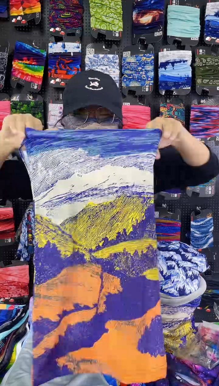 涤纶红**片云霭雪巅面罩