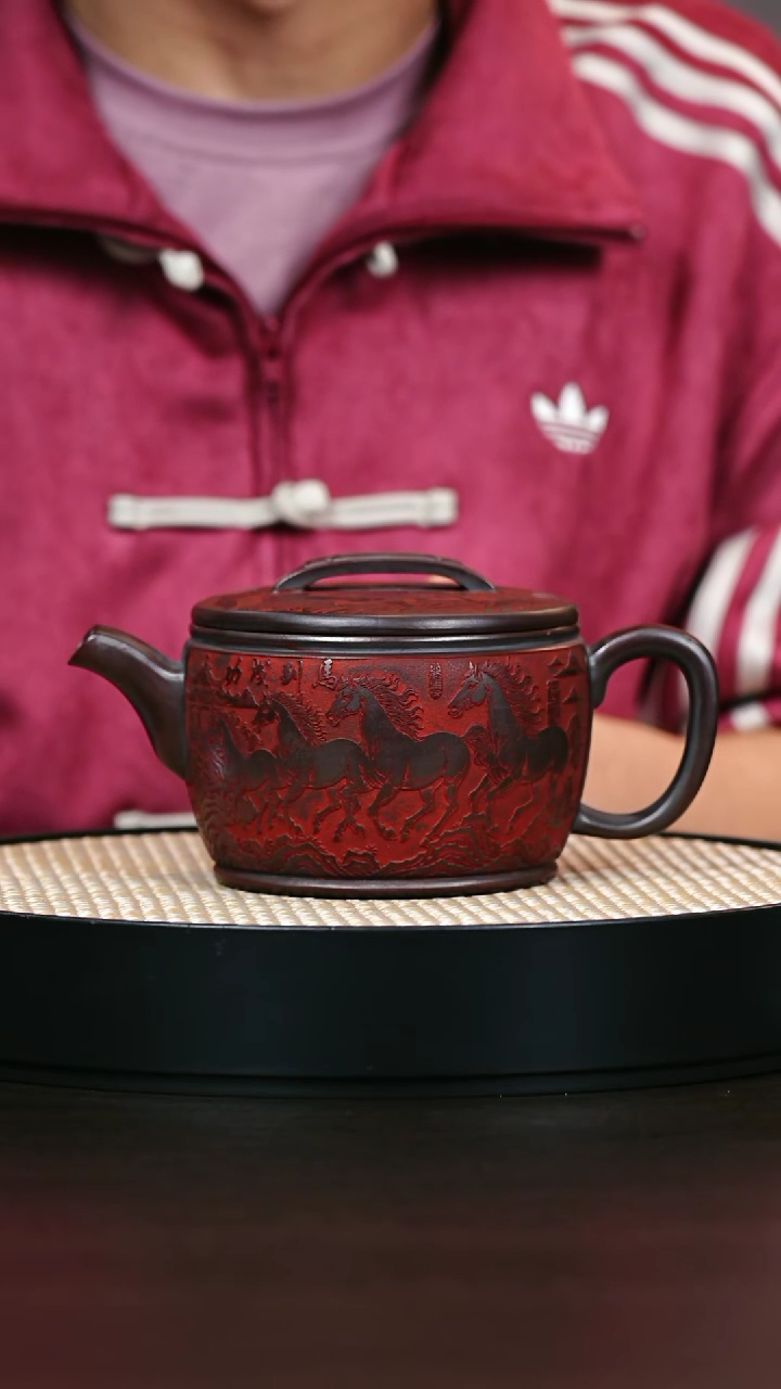 茶壶紫砂古乌泥八骏汉瓦500cc