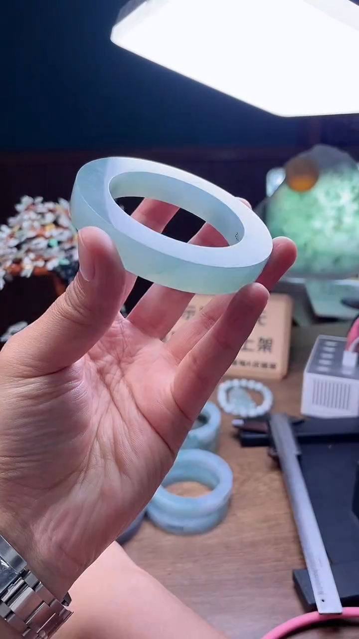 定制翡翠手镯未镶嵌定制