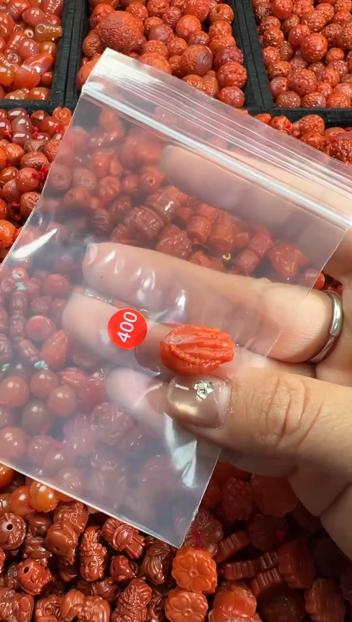 【闪购商品】南红玛瑙未镶嵌颈饰1