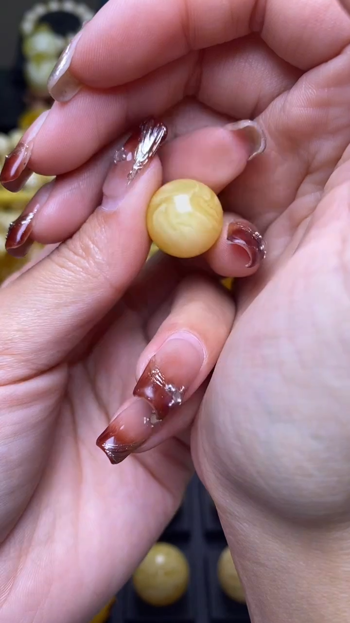 【闪购商品】琥珀裸石未镶嵌葵. 100