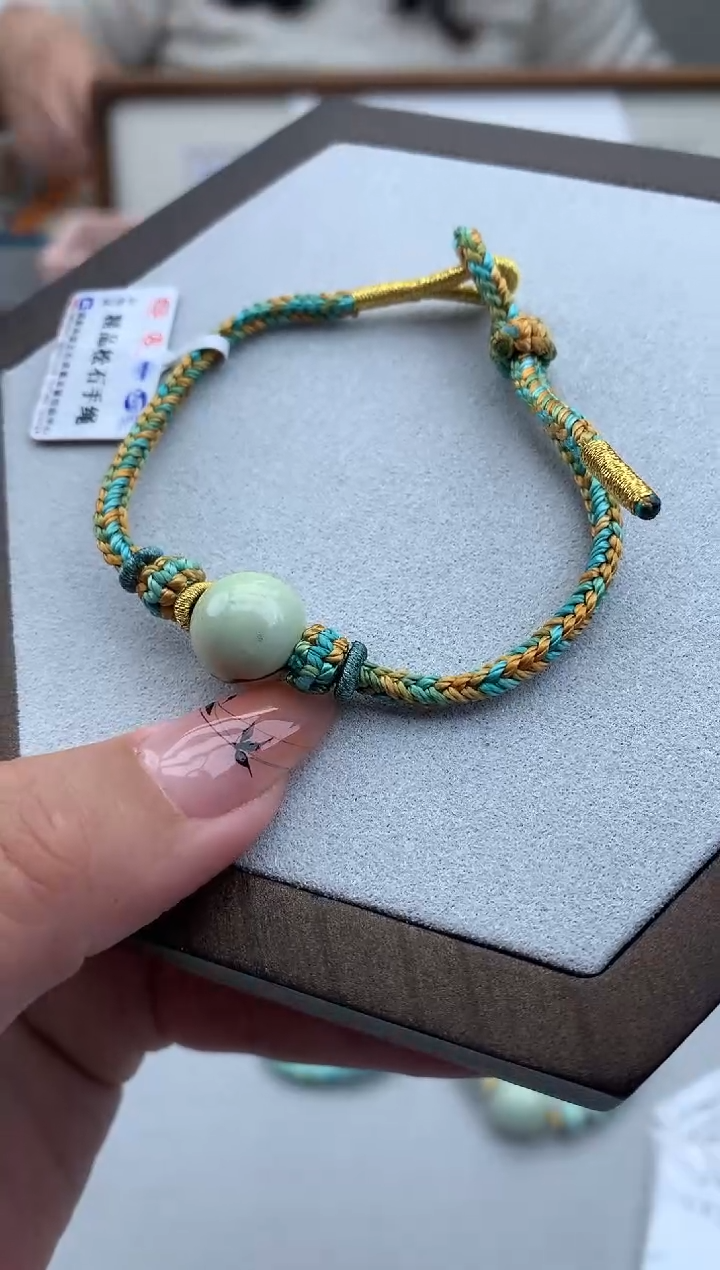 【闪购商品】南红玛瑙未镶嵌手绳C76