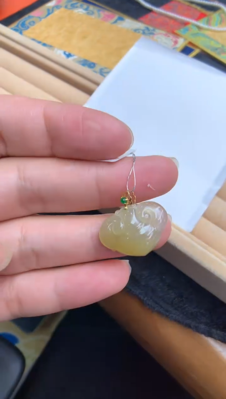 【闪购商品】翡翠颈饰18K金镶嵌如意锁