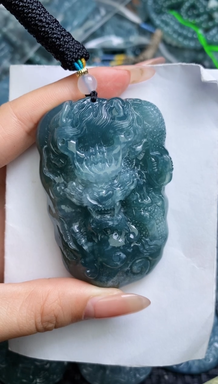 【闪购商品】翡翠颈饰未镶嵌          