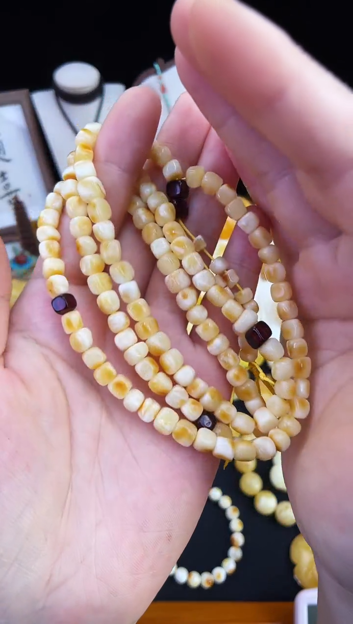 琥珀未镶嵌珠宝奇石小*儿柒月