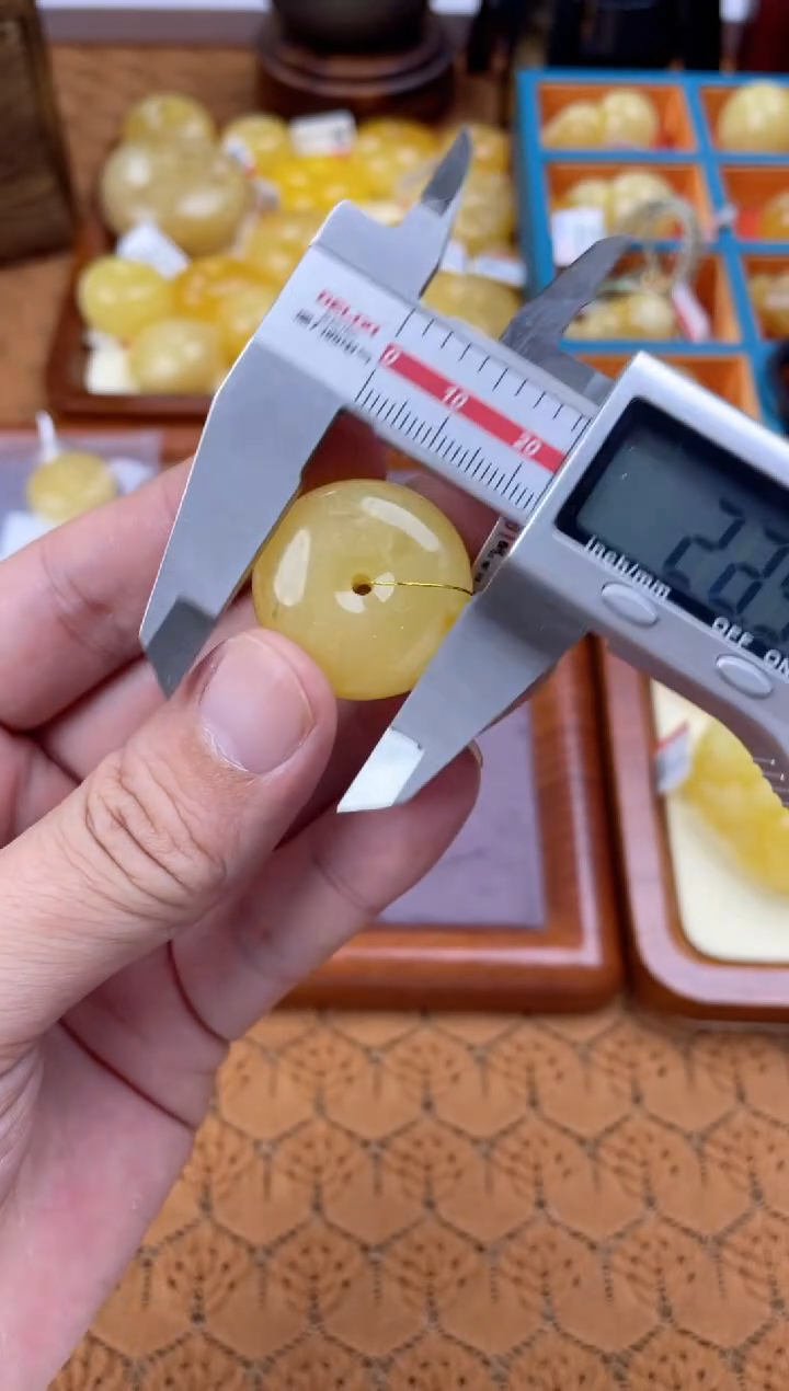 【闪购商品】琥珀裸石未镶嵌微瑕DZXW8287发一件