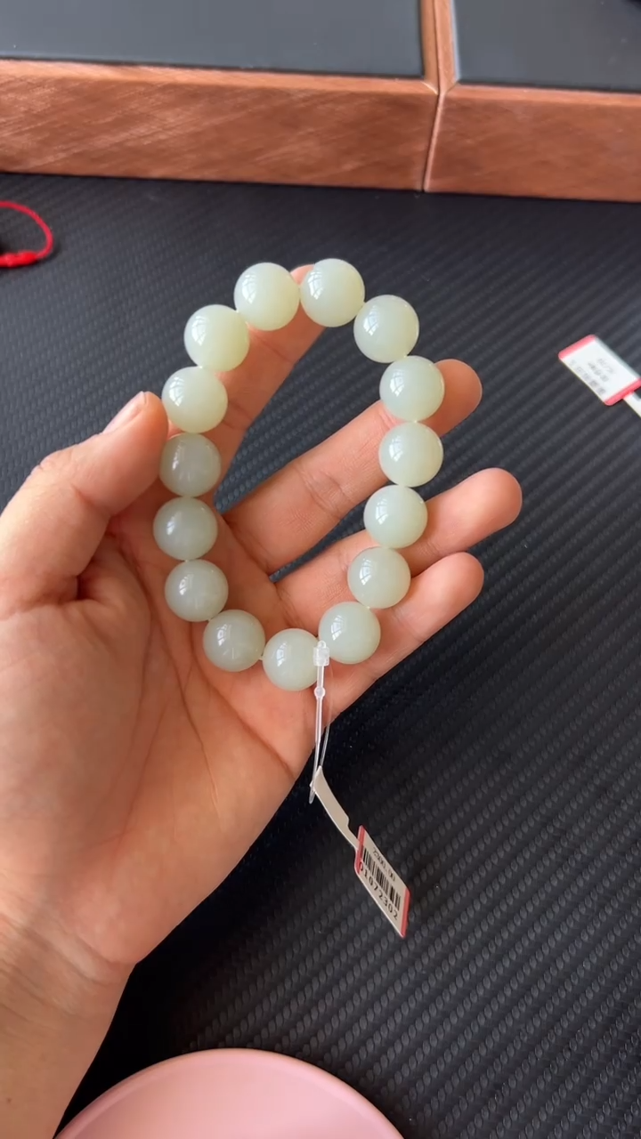 【闪购商品】和田玉手串未镶嵌且末微色差近矿卡14