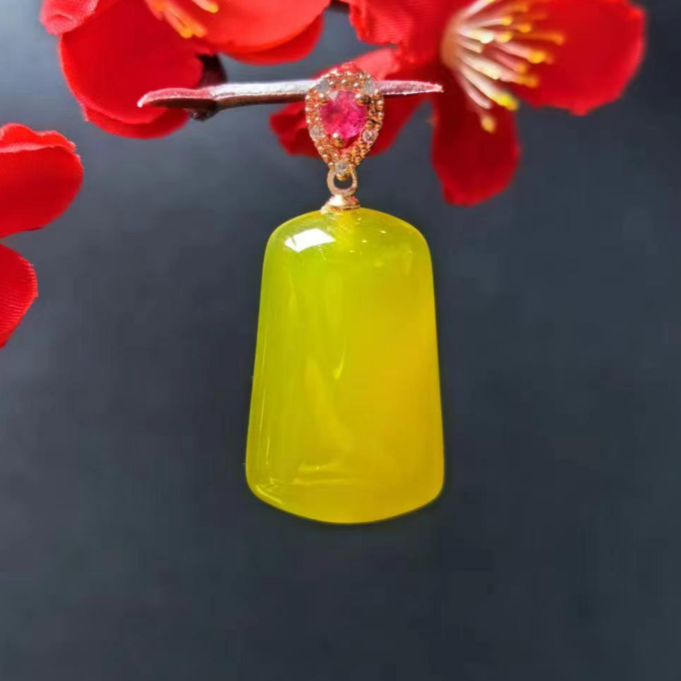 ST6134【百百福珠宝】九品正黄皇极天玉玛瑙黄无事牌吊坠-配皮绳