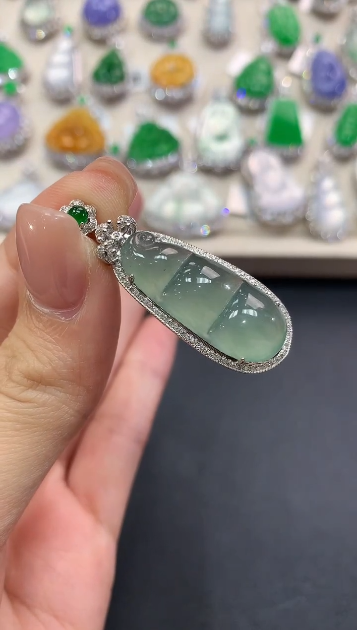 【闪购商品】翡翠吊坠(不含链)18K金镶嵌q11          