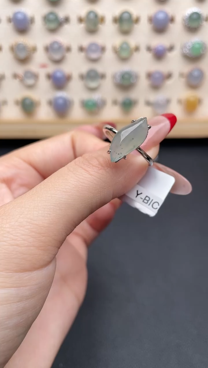 【闪购商品】翡翠戒指银S925镶嵌一物一证一礼盒