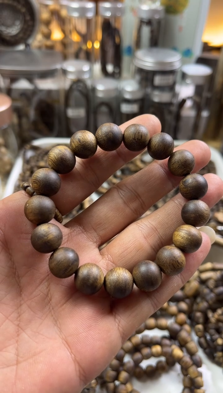 【闪购商品】沉香手串绿奇楠卡12 正圆珠 多样性发其一