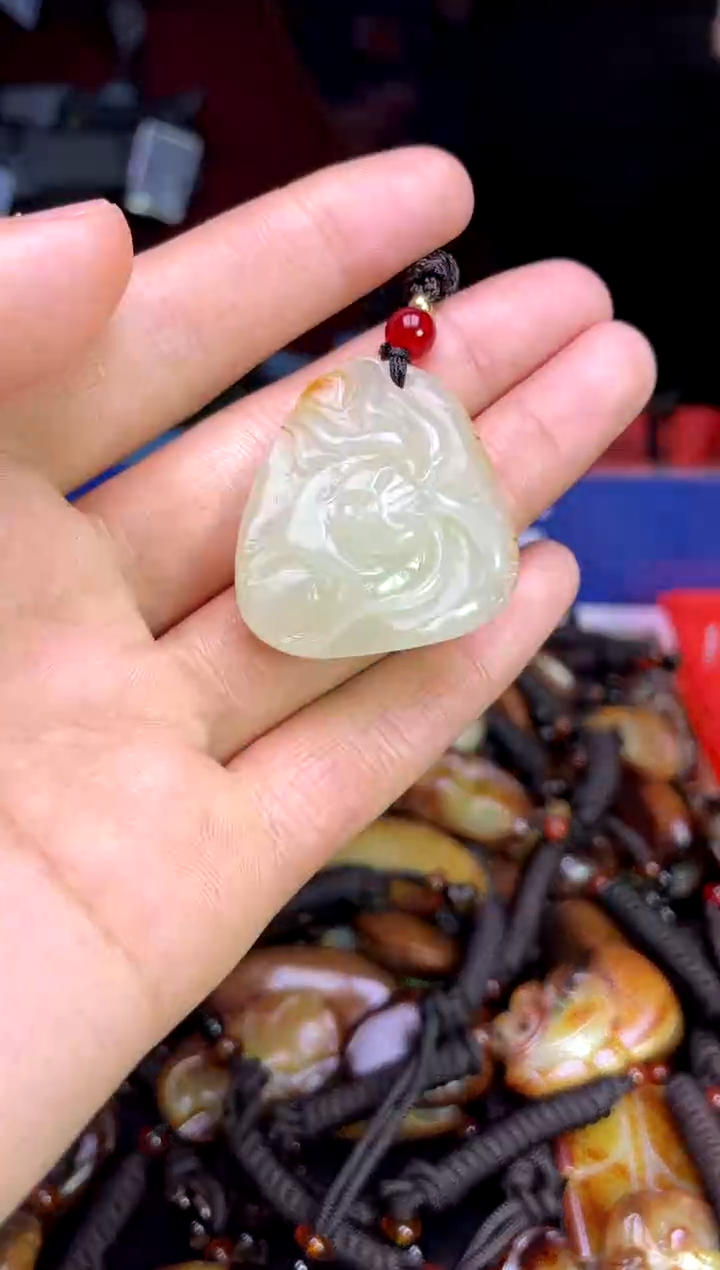 【闪购商品】和田玉未镶嵌颈饰1