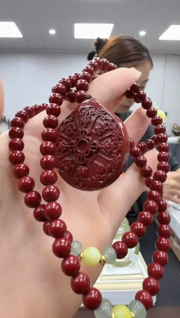天然辰砂多样性发其一zj吊坠