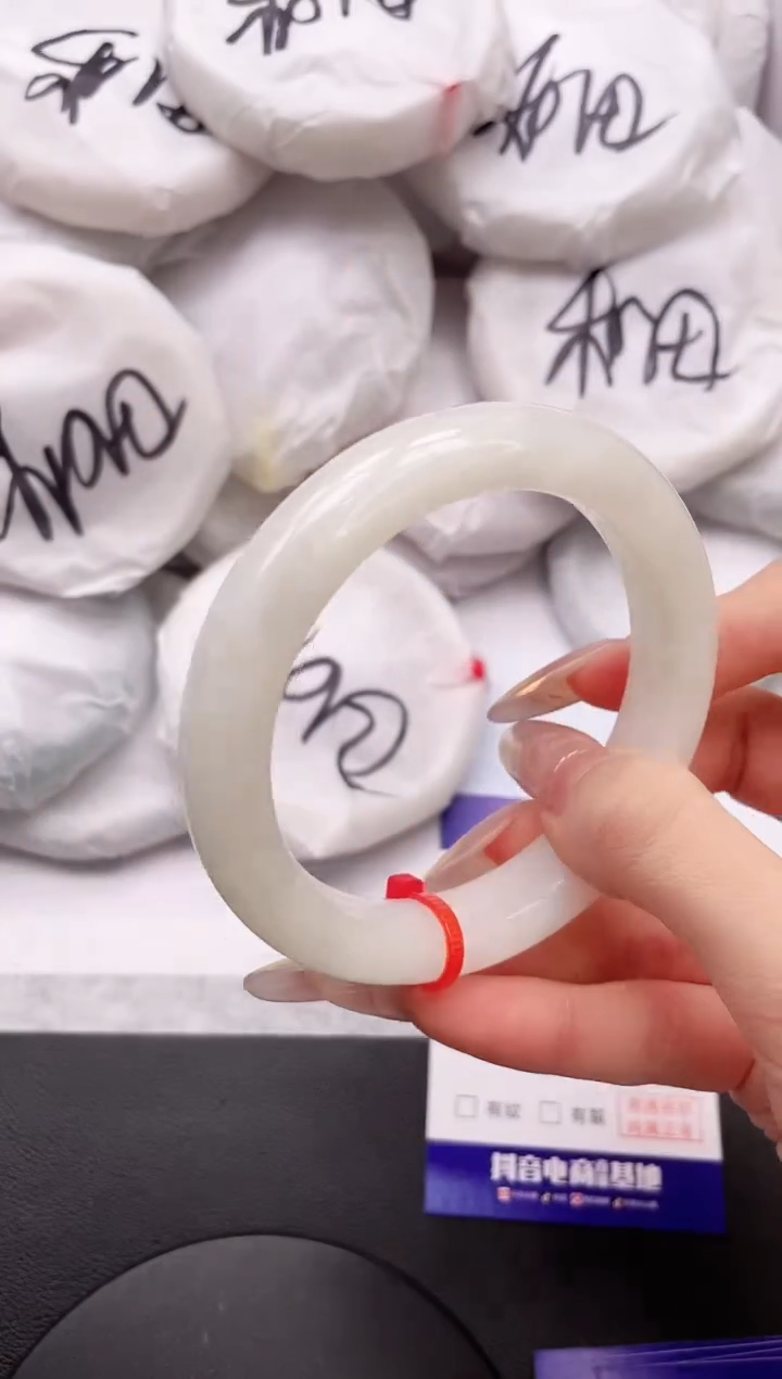 【闪购商品】和田玉手镯未镶嵌16K290-60