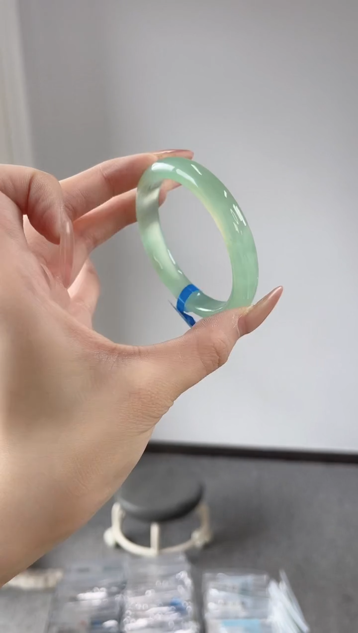 玛瑙/玉髓手镯未镶嵌54圈