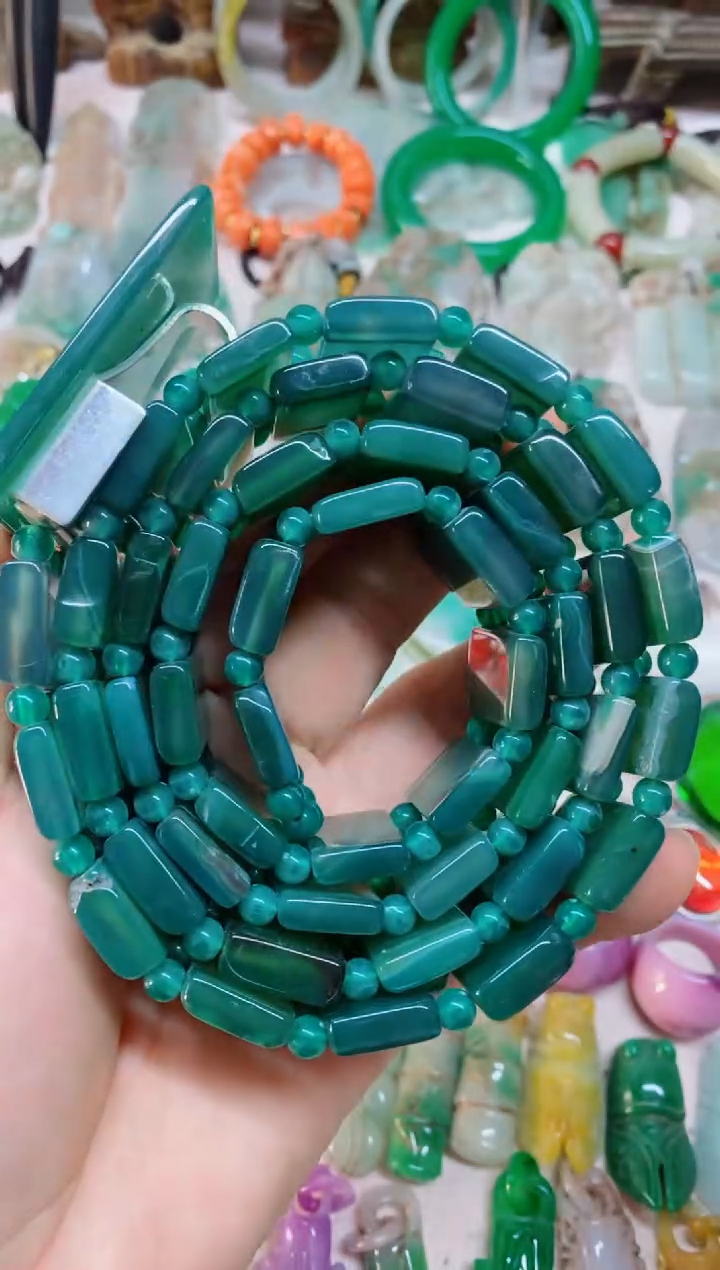 1直播间的实时画面