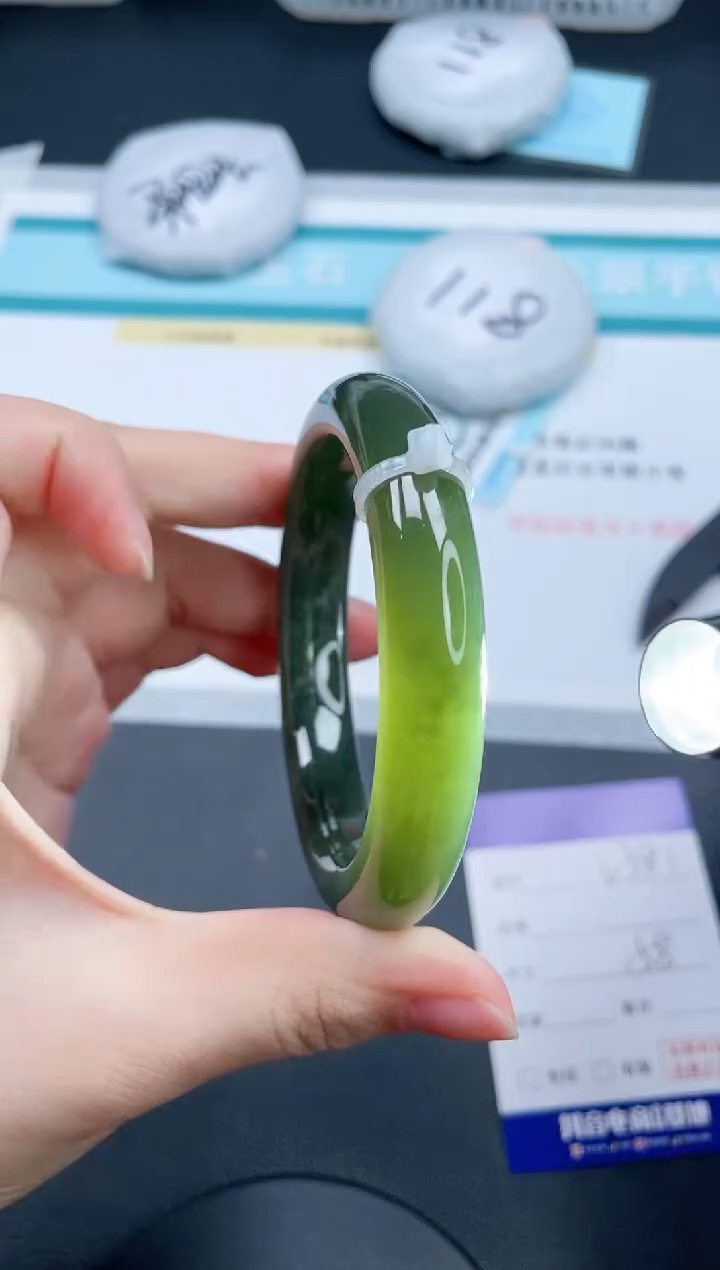 和田玉手镯未镶嵌26V381-58