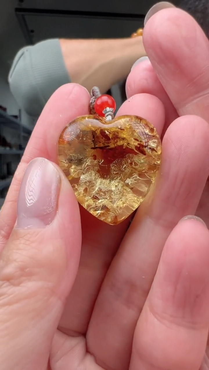 琥珀颈饰未镶嵌吊坠