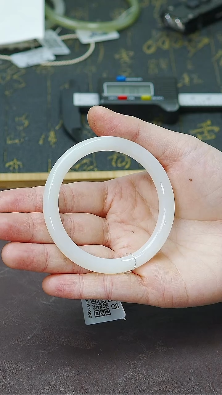 未镶嵌手镯和田玉53圈口白玉冰白美人条