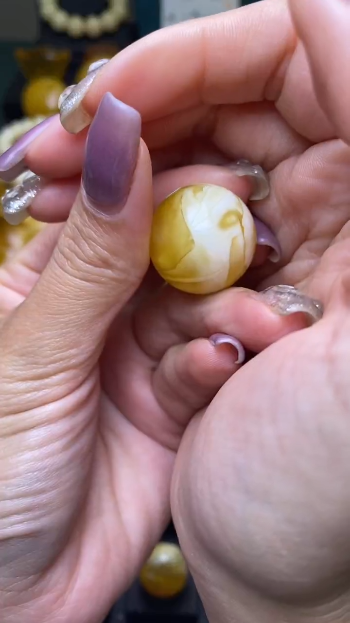 【闪购商品】琥珀裸石未镶嵌葵. 77