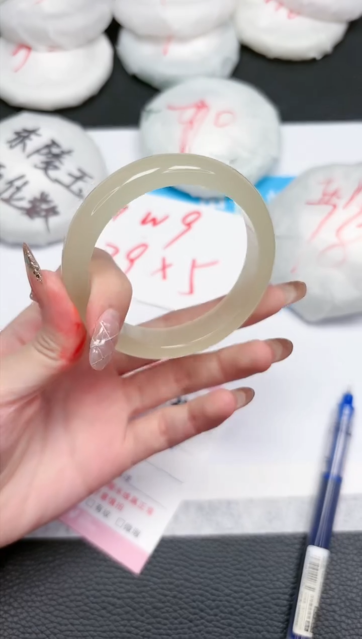 【闪购商品】石英质玉手镯未镶嵌312-56.7