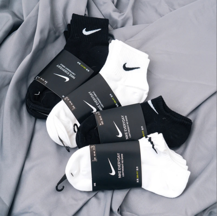Nike/耐克 正品袜子 三双装运动透气中筒男女款休闲袜 SX7677-100