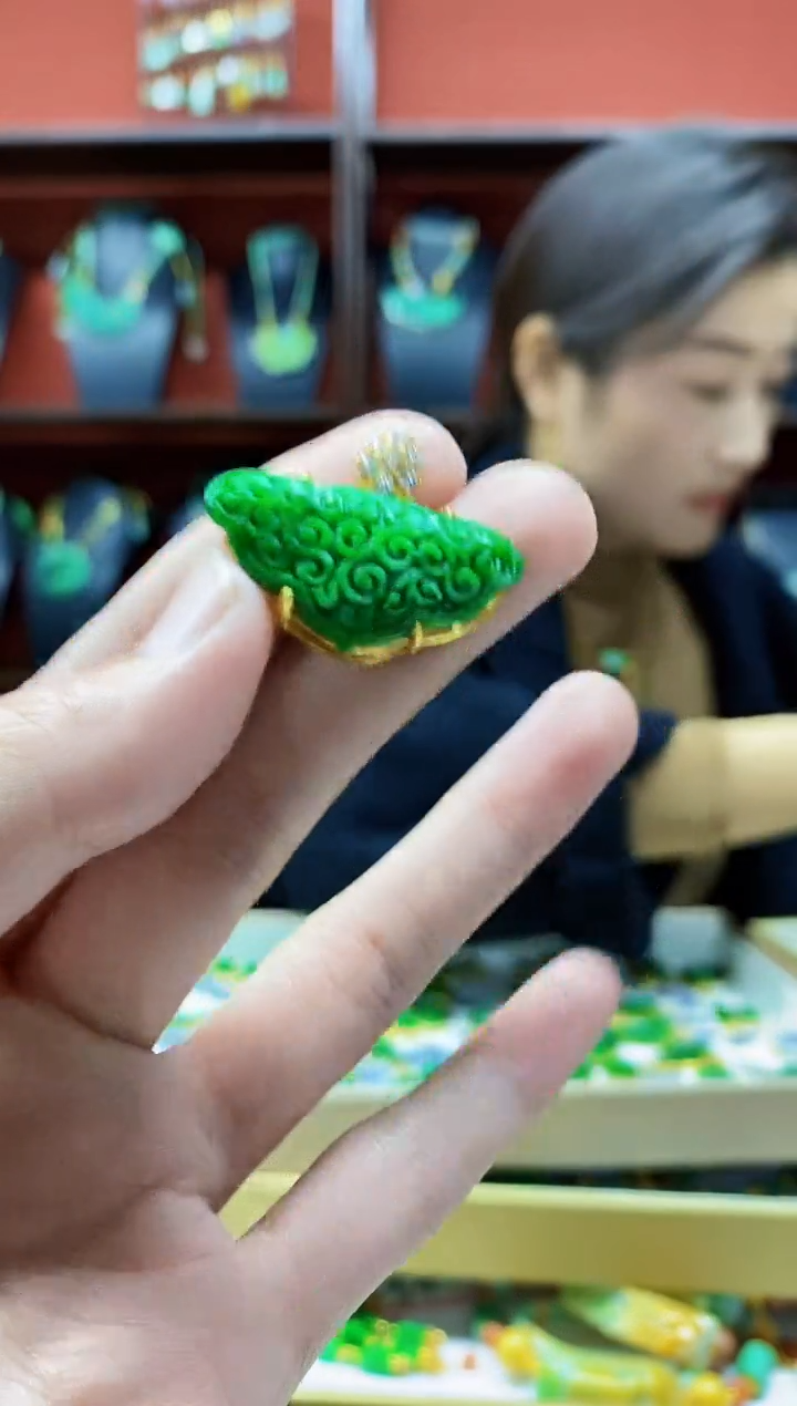 颈饰未镶嵌翡翠翡翠吊坠-32