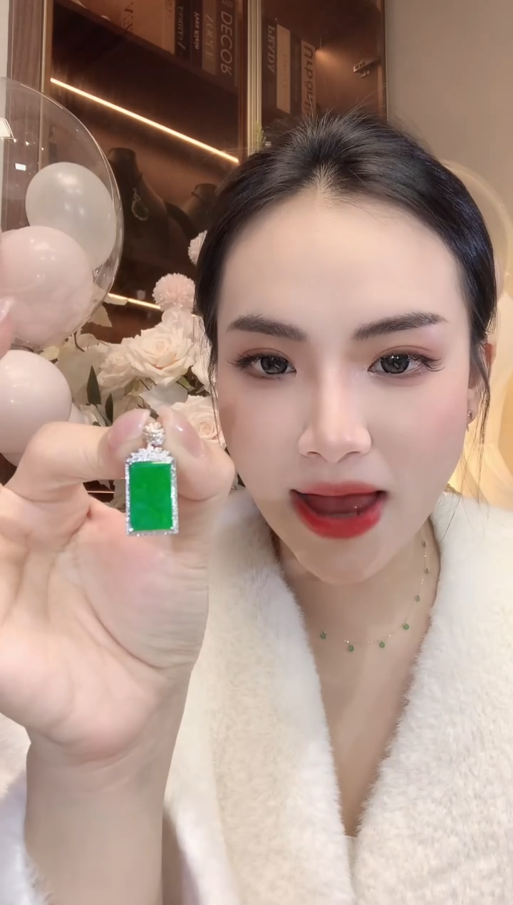 【闪购商品】翡翠吊坠(不含链)18K金镶嵌A10 多样性发货一件
