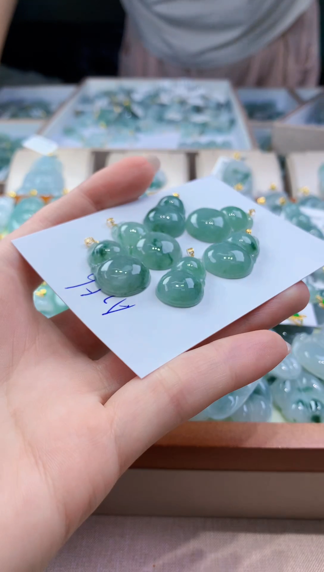 翡翠18K金镶嵌颈饰多样性发其一件