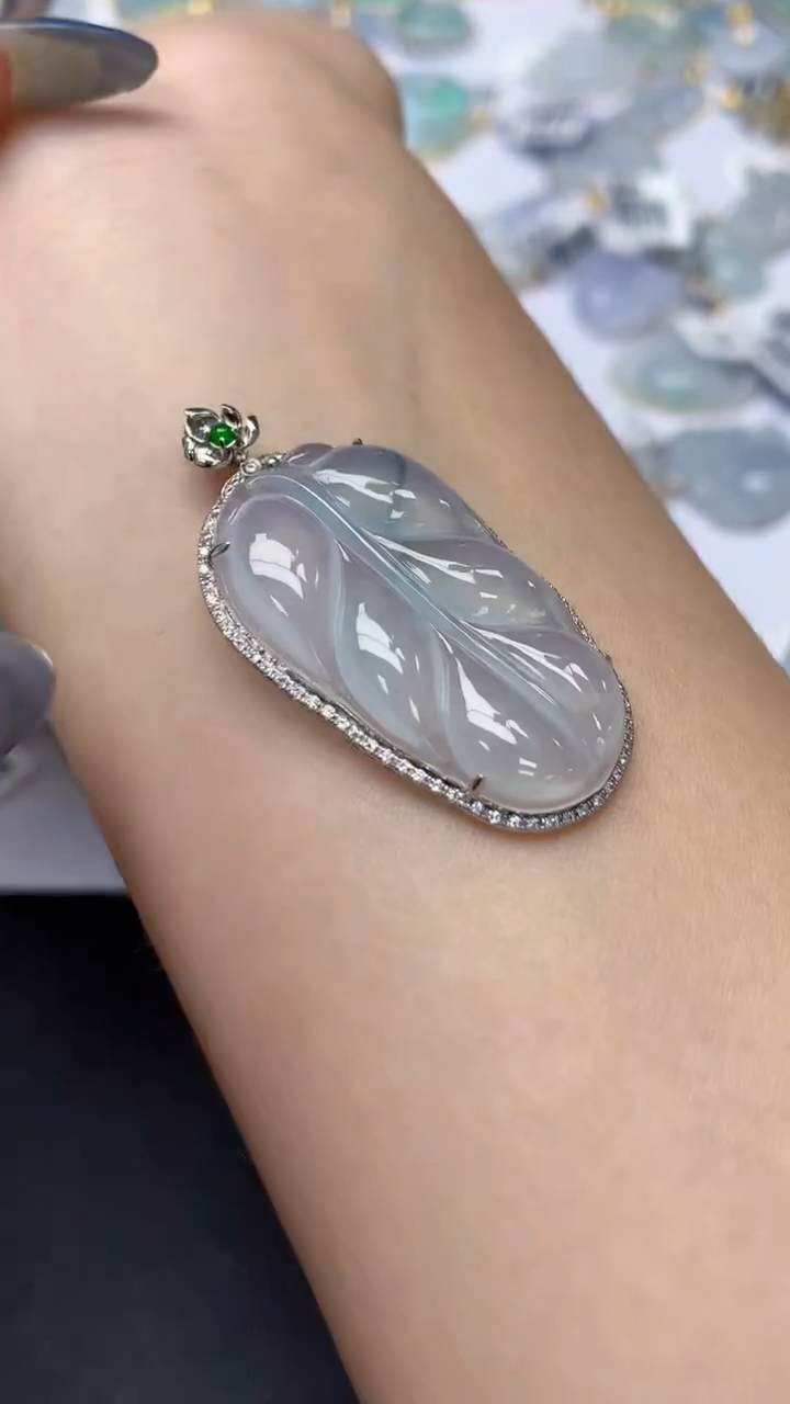 翡翠18K金镶嵌颈饰天然a货翡翠