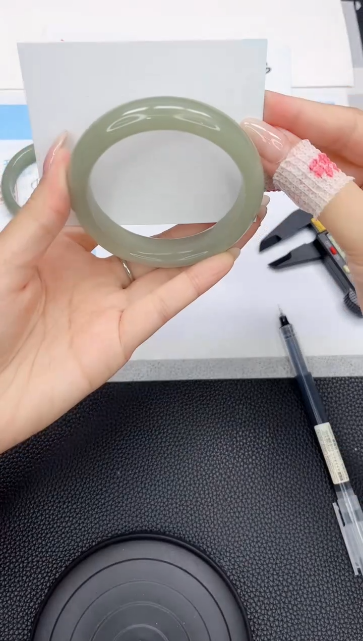 石英质玉手镯未镶嵌106-58.8