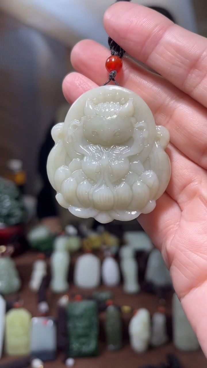 颈饰未镶嵌和田玉`