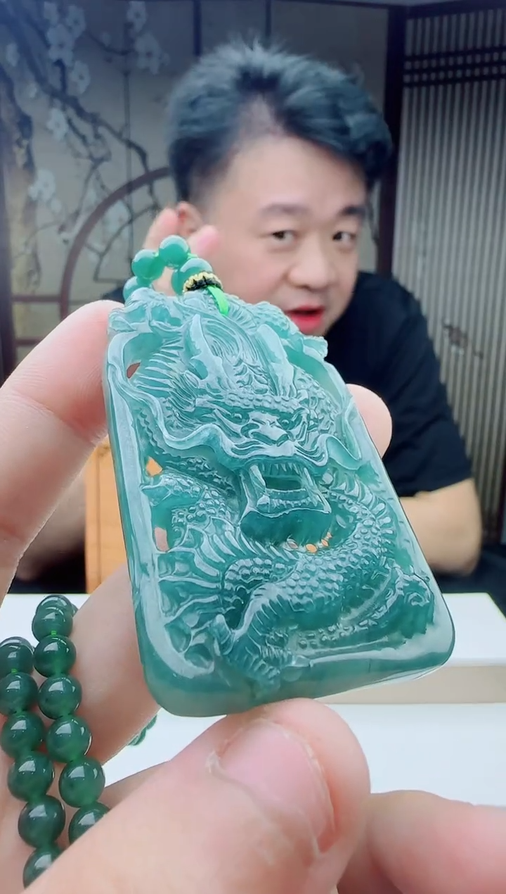 颈饰未镶嵌翡翠多样性发其一