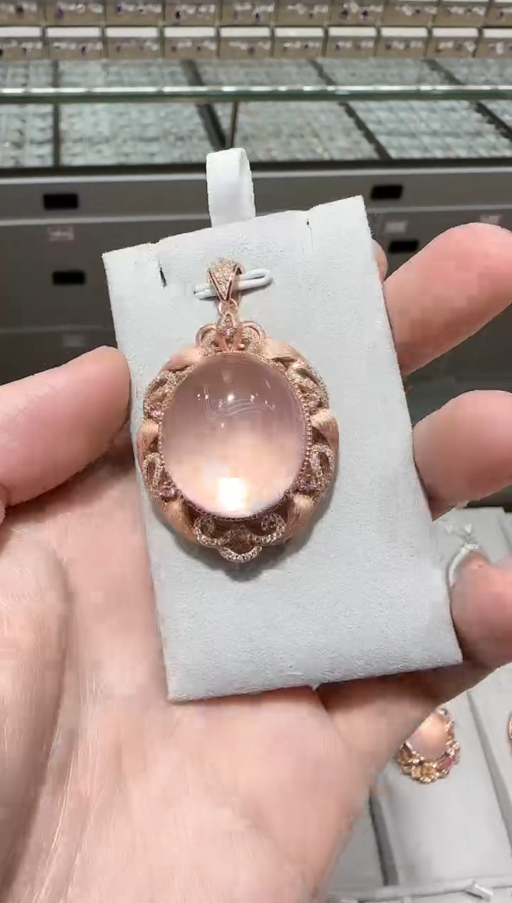 【闪购商品】芙蓉石颈饰银S925镶嵌18*25mm粉水晶