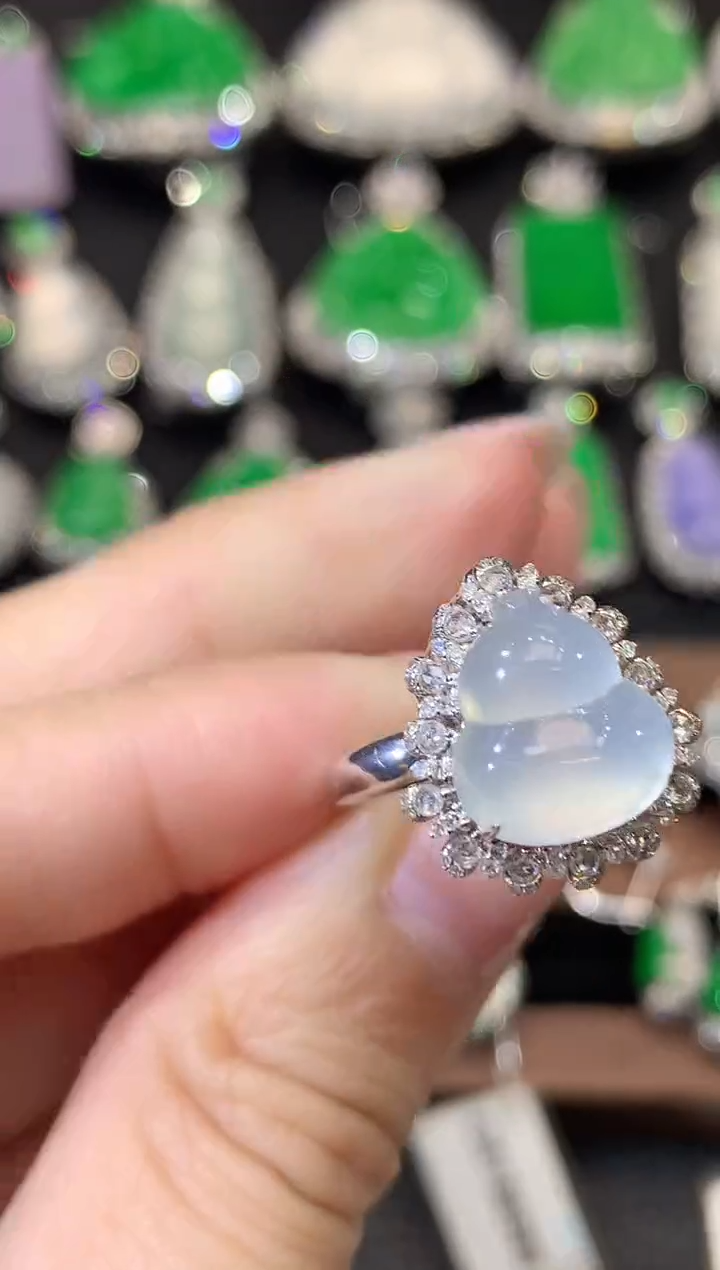 18K金镶嵌戒指翡翠D32