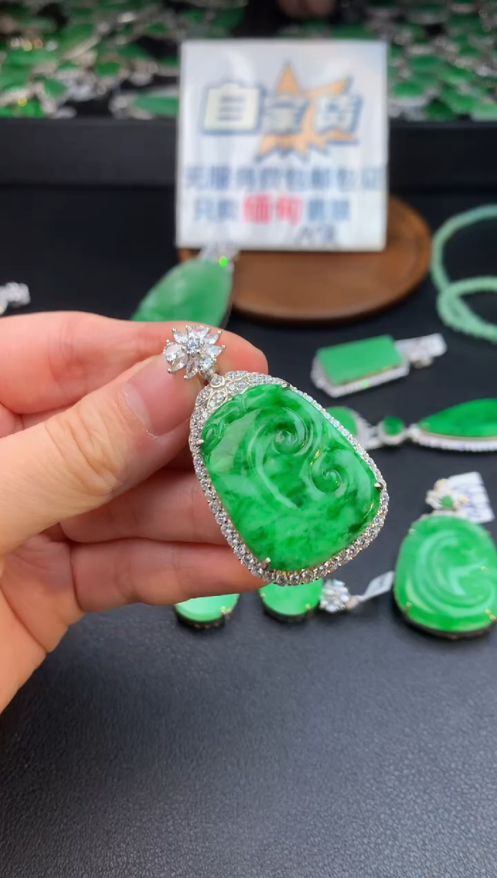 【闪购商品】翡翠颈饰银S925镶嵌翡翠