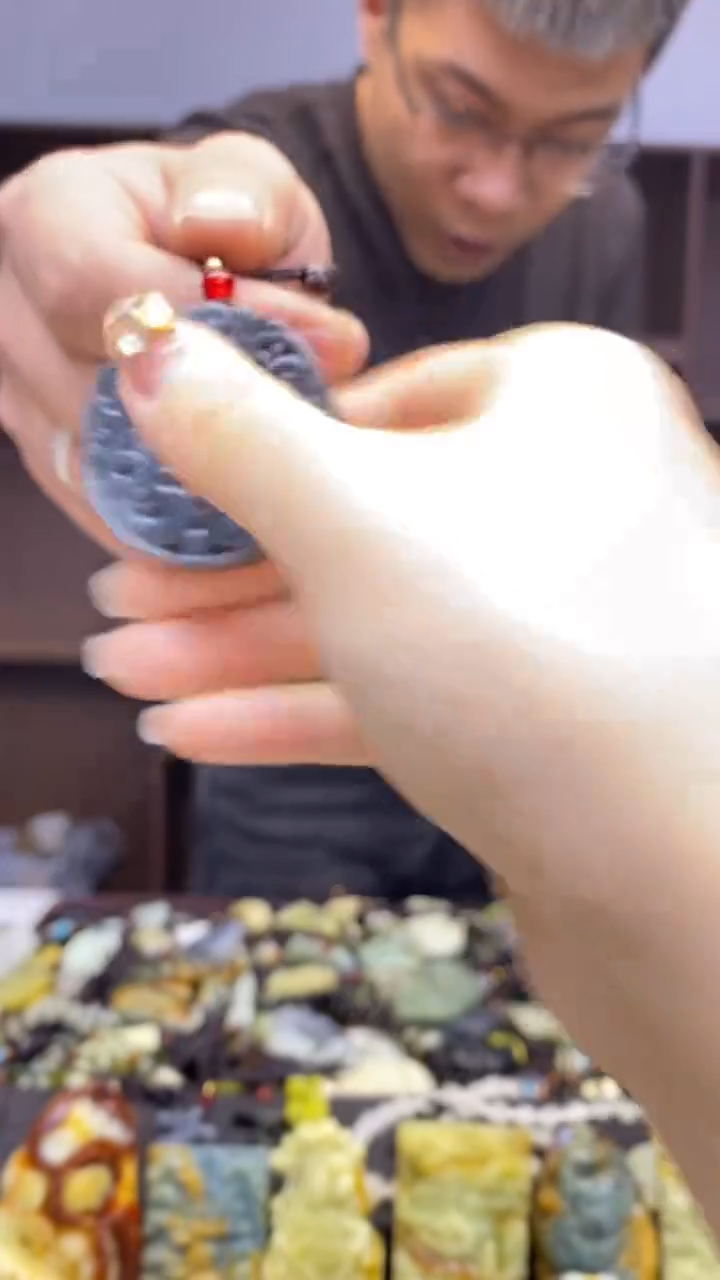 未镶嵌岫玉挂件  