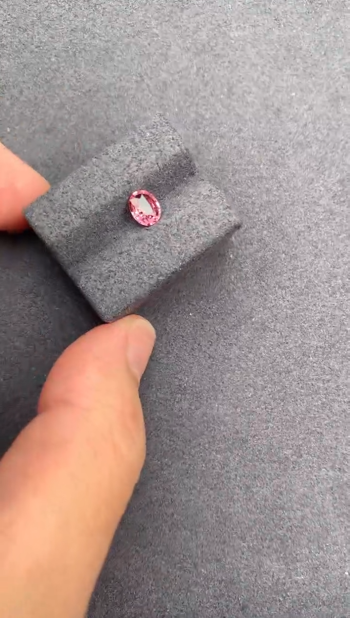 【闪购商品】彩色蓝宝石裸石未镶嵌64分无烧帕帕拉恰